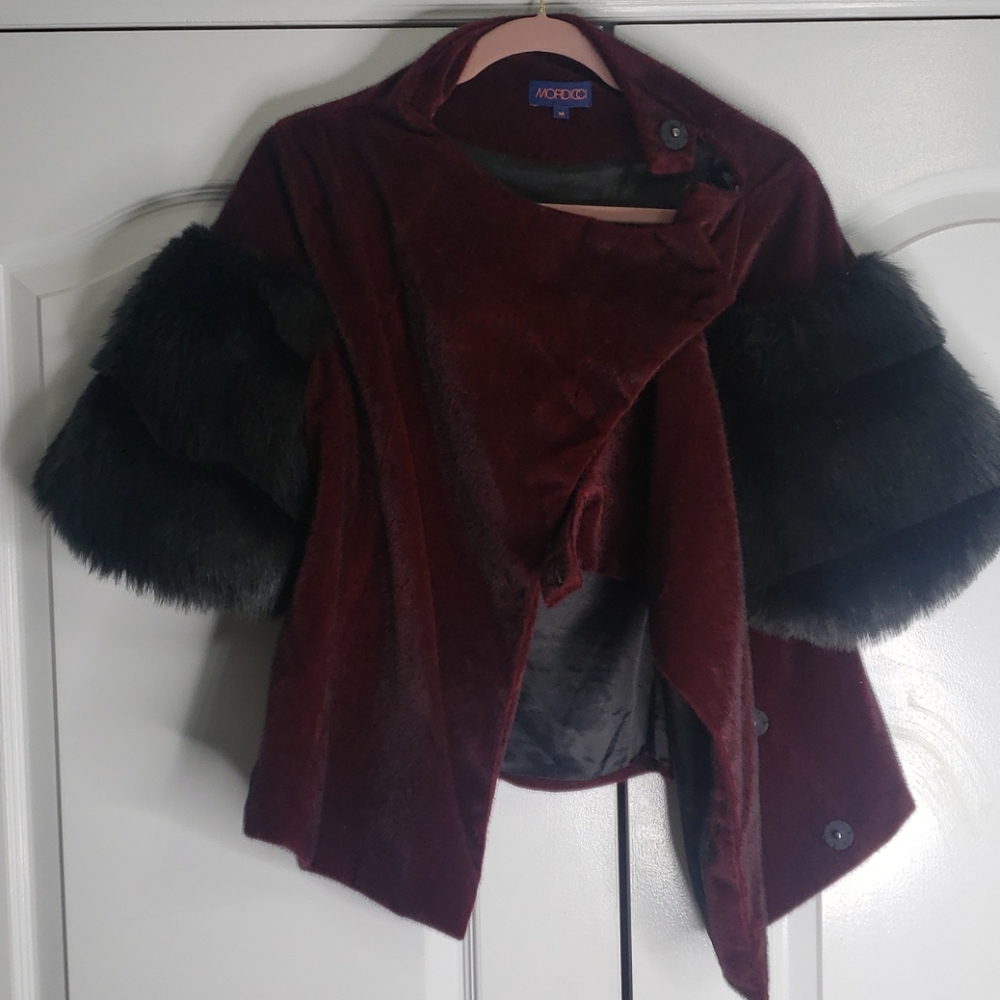 Feaircoat with puffy sleeves